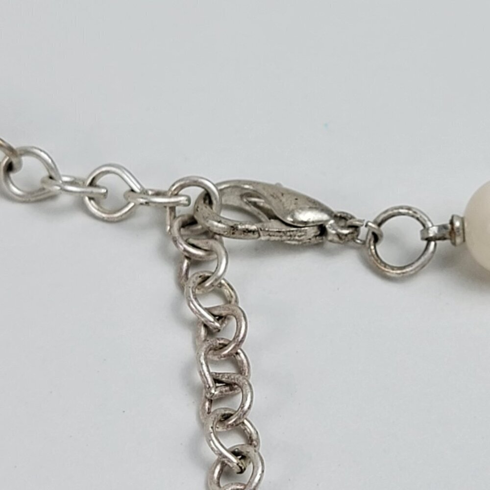 Cream Acrylic Beaded Necklace 18 In Silver-Tone Flower Charm Lobster Clasp - Picture 6 of 9